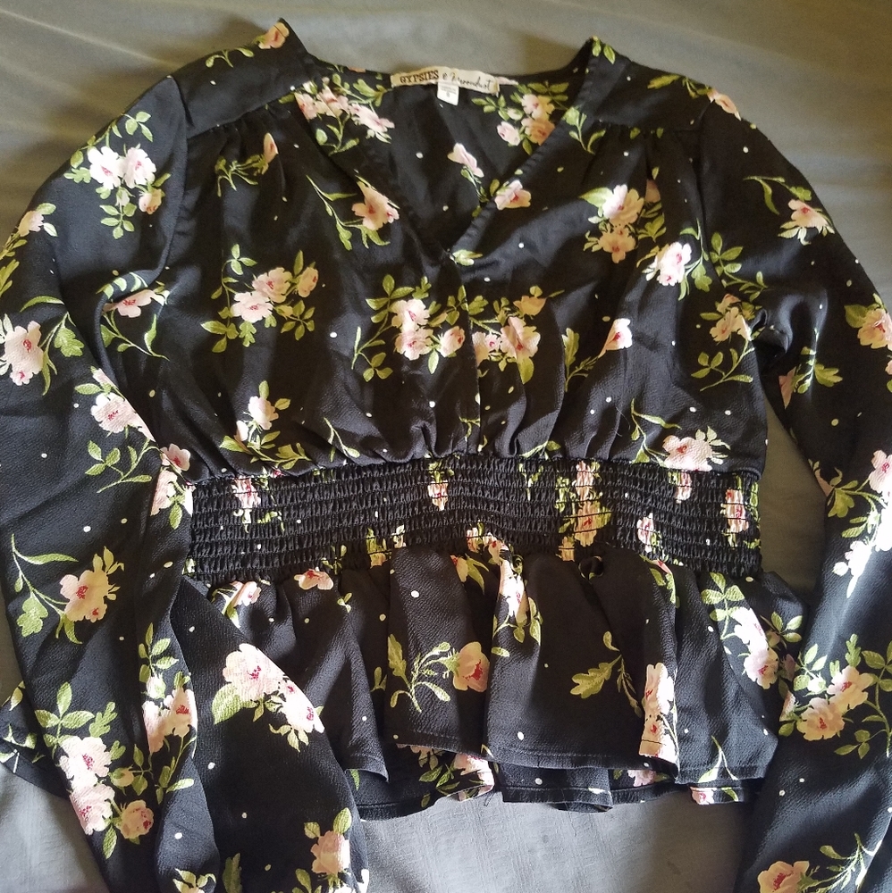 Gypsy and Moondust Floral Top Size Small Black Satin